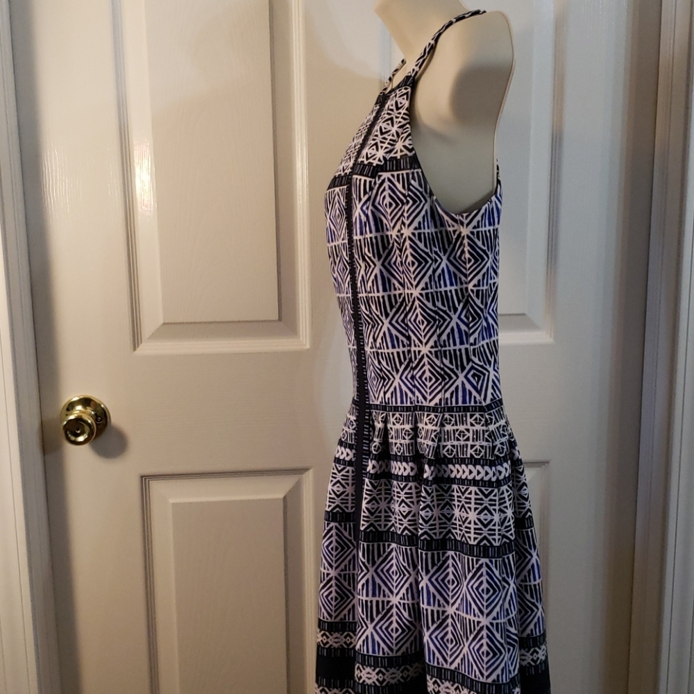 VINCE CAMUTO DRESS - Picture 5 of 9